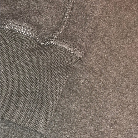 Fuzzy crewneck - Picture 2 of 2